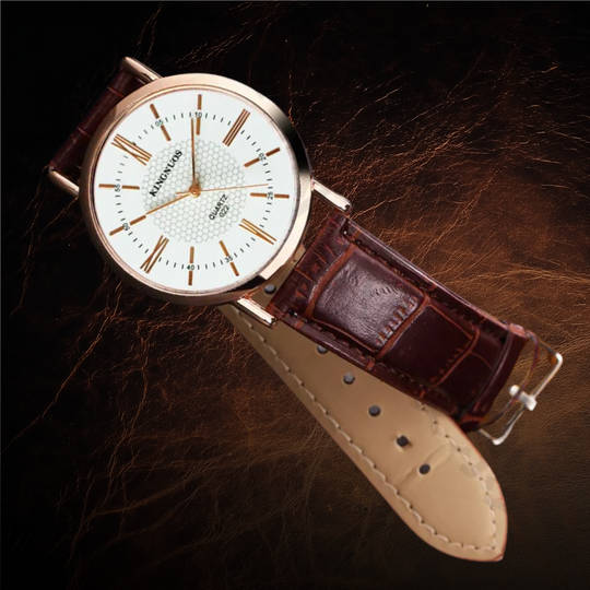 Leather Strap Quartz Wristwatch