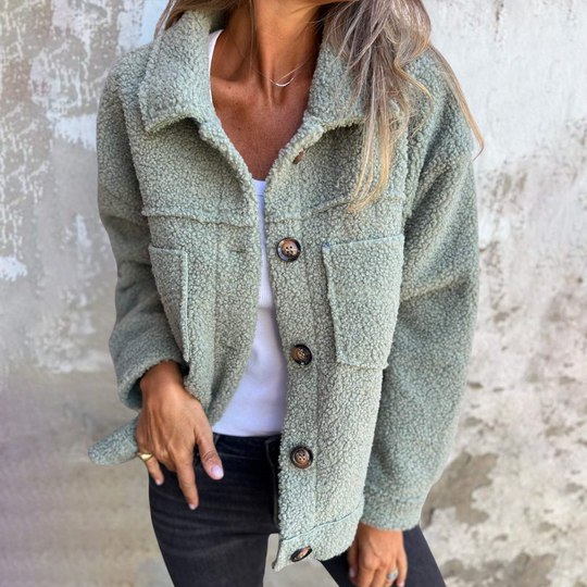 Lilo – Gemütliche Sherpa Knopf-Jacke für Frauen