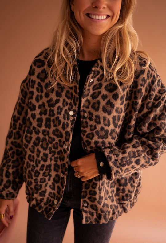 Kaila – Leopardenmuster Kunstpelzjacke für Damen